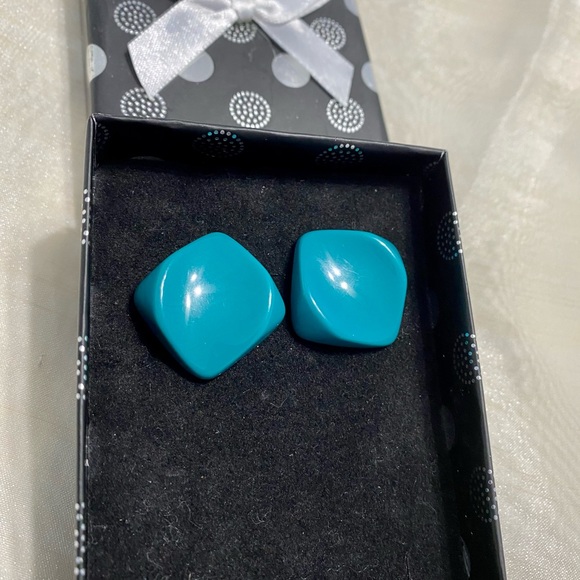 Earrings $7.00 each pair - Picture 5 of 7